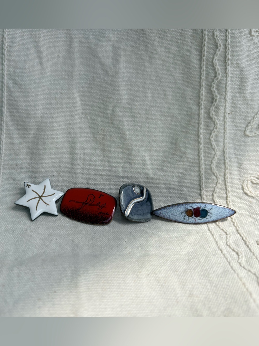 Vintage Handcrafted Women’s Brooch Set